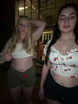 EllyNoraのライブXXXチャット