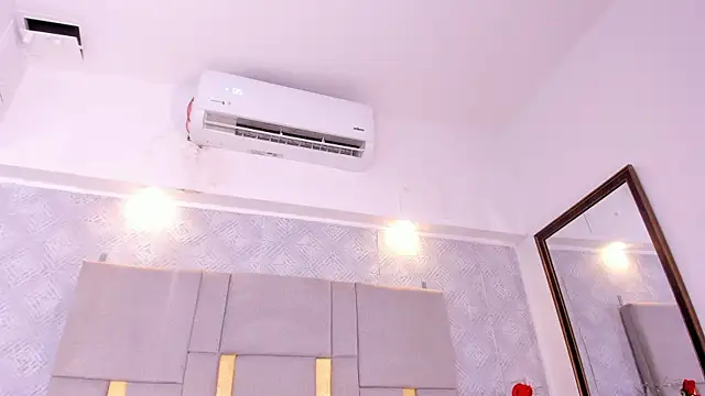 Camilaa_Sanchez_'s Live XXX Chat