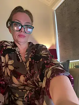 FemDom_RubyKnightXXO Adlı Modelin Canlı XXX Sohbeti