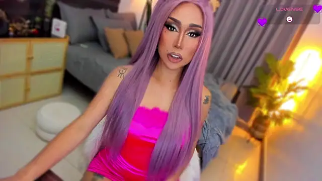 UrSluttyGoddessのライブXXXチャット