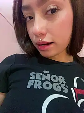 Miakittyyy's Live XXX Chat
