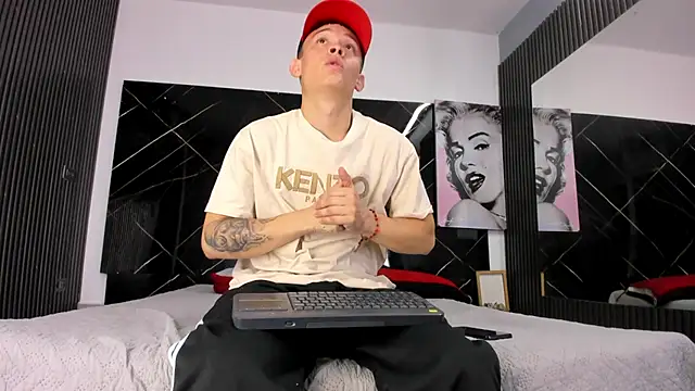 Онлайн чат XXX Robinlion91
