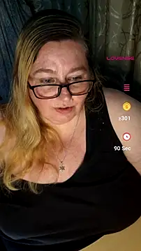 צ'אט XXX בשידור חי של Iceprincess2bad4u