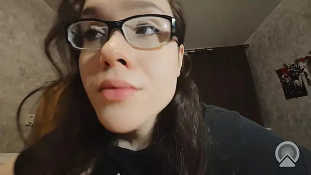 RachelSav élő XXX-chatje