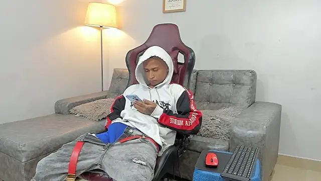 supreme_badboy2's Live XXX Chat