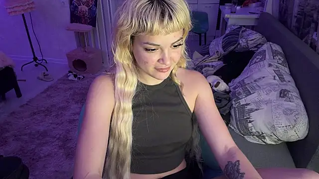 MagalyEssinger Chat XXX in diretta
