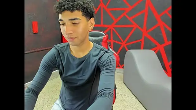 efrain_boy XXX чат на живо