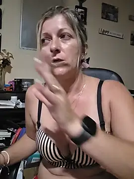 NikkiBlisss Chat XXX in diretta