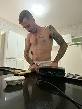 Chat +18 de CoyoteDuMato ao vivo