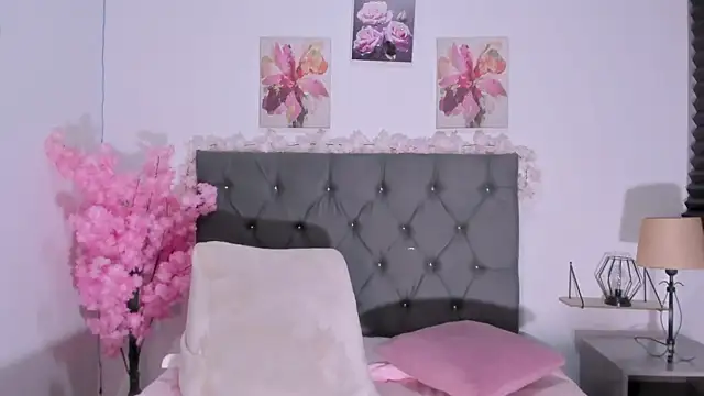 Chat +18 de SagiraBelle ao vivo