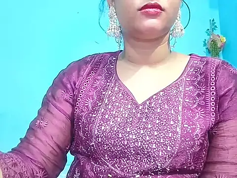 Adhiti_1's Live XXX Chat