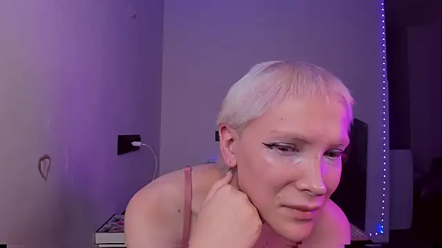 Lyriccan Live XXX chat