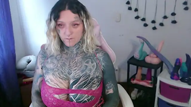 XXX chat uživo modela SLOPPYTITSS