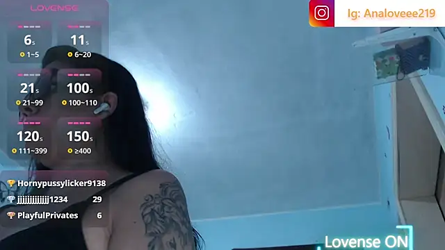 ana_studio élő XXX-chatje