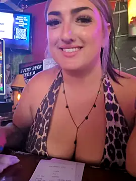 ImKatMeow Adlı Modelin Canlı XXX Sohbeti