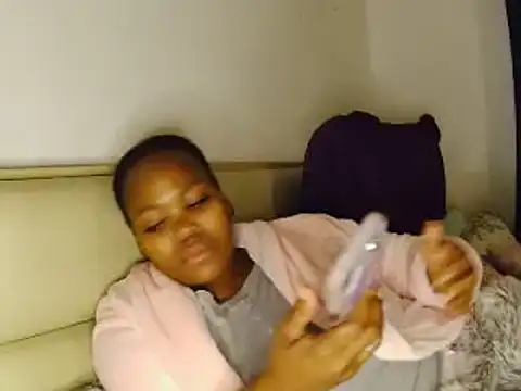 Chat +18 de RealQueenOfSouth ao vivo
