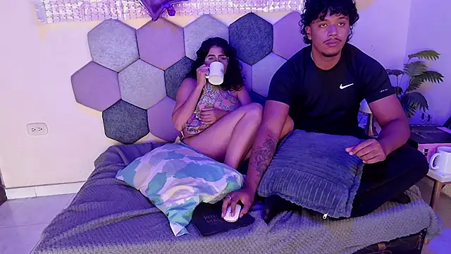Chat XXX ao vivo de Horny_tgn