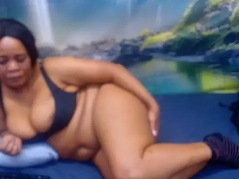 BLACKMILF4U – Live XXX-chat
