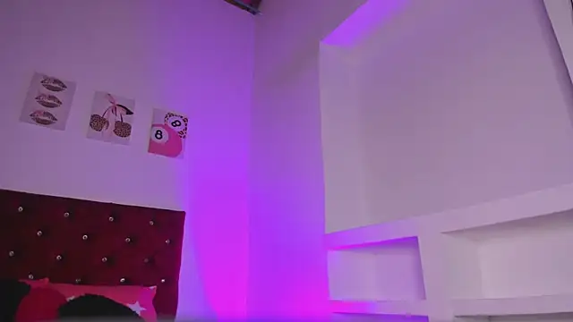 Chat +18 de kittymonroe1 ao vivo