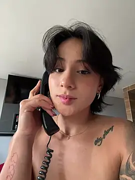XXX chat uživo modela Ale_Lewis