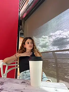 צ'אט XXX בשידור חי של alana15