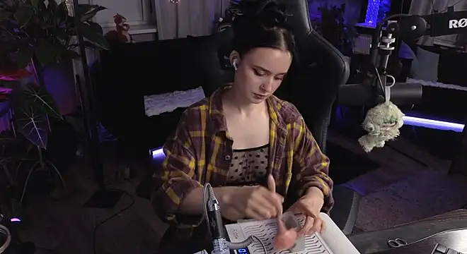 KiraLiLime Chat XXX live