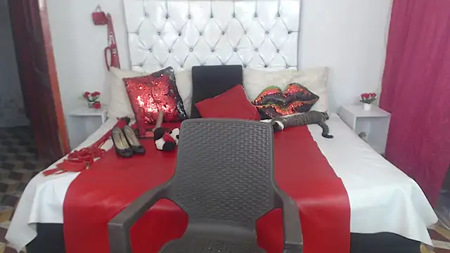 Sweetbigcatt Live XXX-Chat
