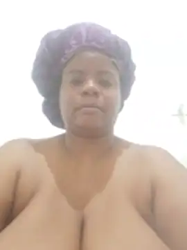 bigtitssxx's Live XXX Chat