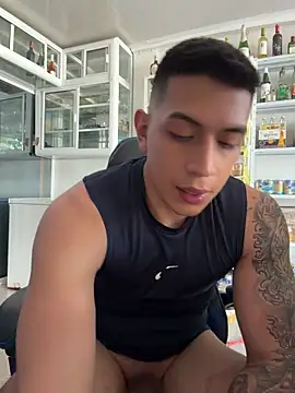 OliverWest04 Chat XXX in diretta