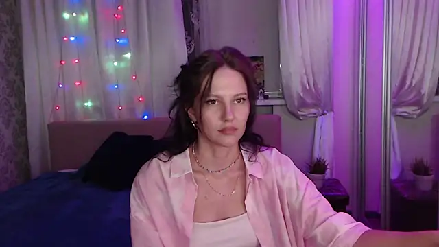 Zlata888 Adlı Modelin Canlı XXX Sohbeti