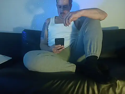 Chatroom XXX en direct de DaddyCloudLatin