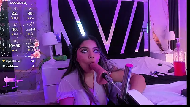 Czat XXX na żywo – Wonderkloe_