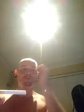 Živý XXX chat piercingpik