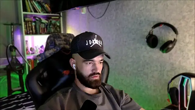 XXX chat uživo modela _Serious_Man