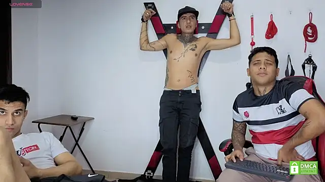 EliteBoysLiveのライブXXXチャット