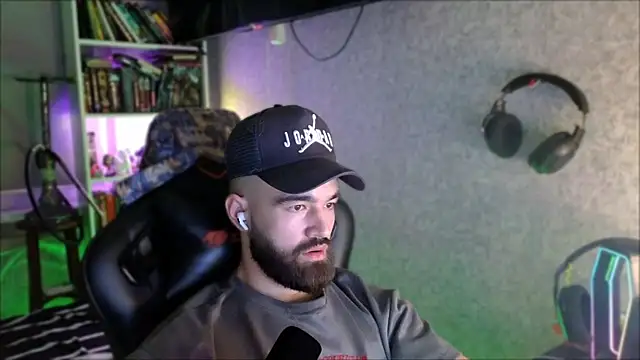 XXX chat uživo modela _Serious_Man