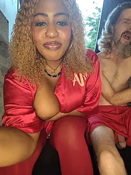 แชท XXX สดของ AmazonianMistress
