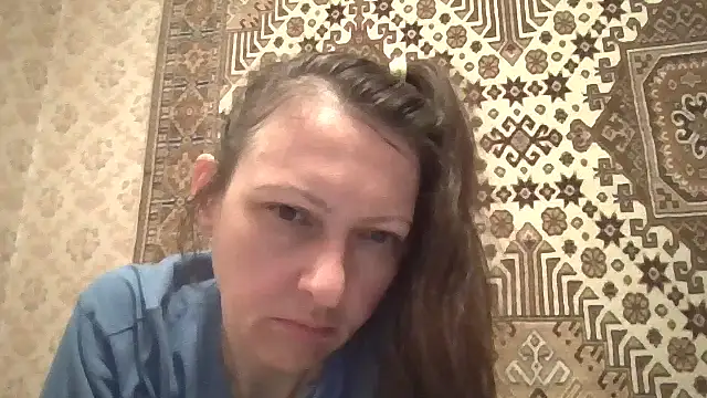 FayInessaKiss live XXX chat