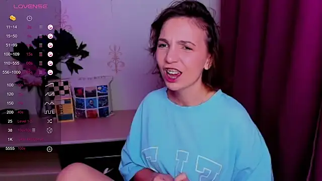 KindHazelHere_ live XXX chat