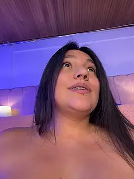 Emily_Gomezz লাইভ XXX চ্যাট