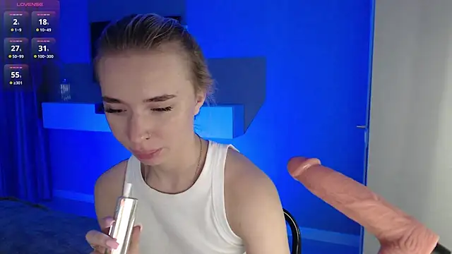 Emily_Hartt – Live XXX-chat