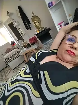 Chat +18 de Myrnasexxx ao vivo