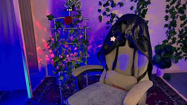 Kumiho_7777's Live XXX Chat