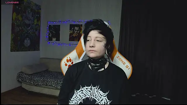 acid_trip1l élő XXX-chatje
