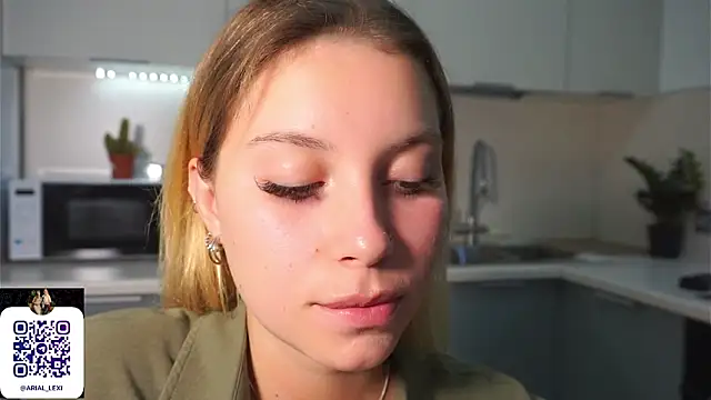 Sairallyn Chat XXX in diretta