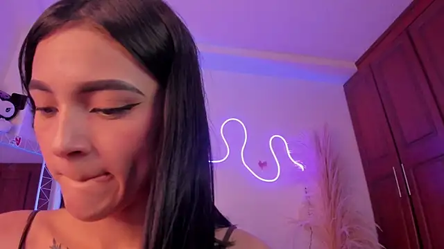 CarolineEvanss_11 XXX чат на живо