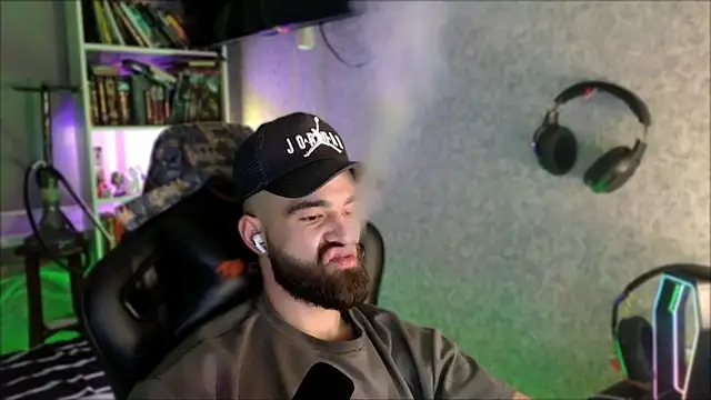XXX chat uživo modela _Serious_Man