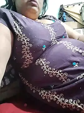 Chat +18 de Hot_indian_Milf ao vivo