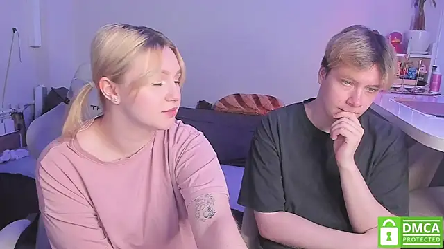 Chat +18 de RomPomPony ao vivo