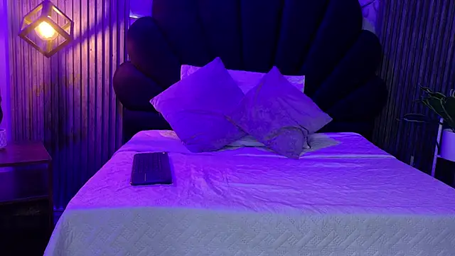 Chat +18 de Tiffany_yu ao vivo
